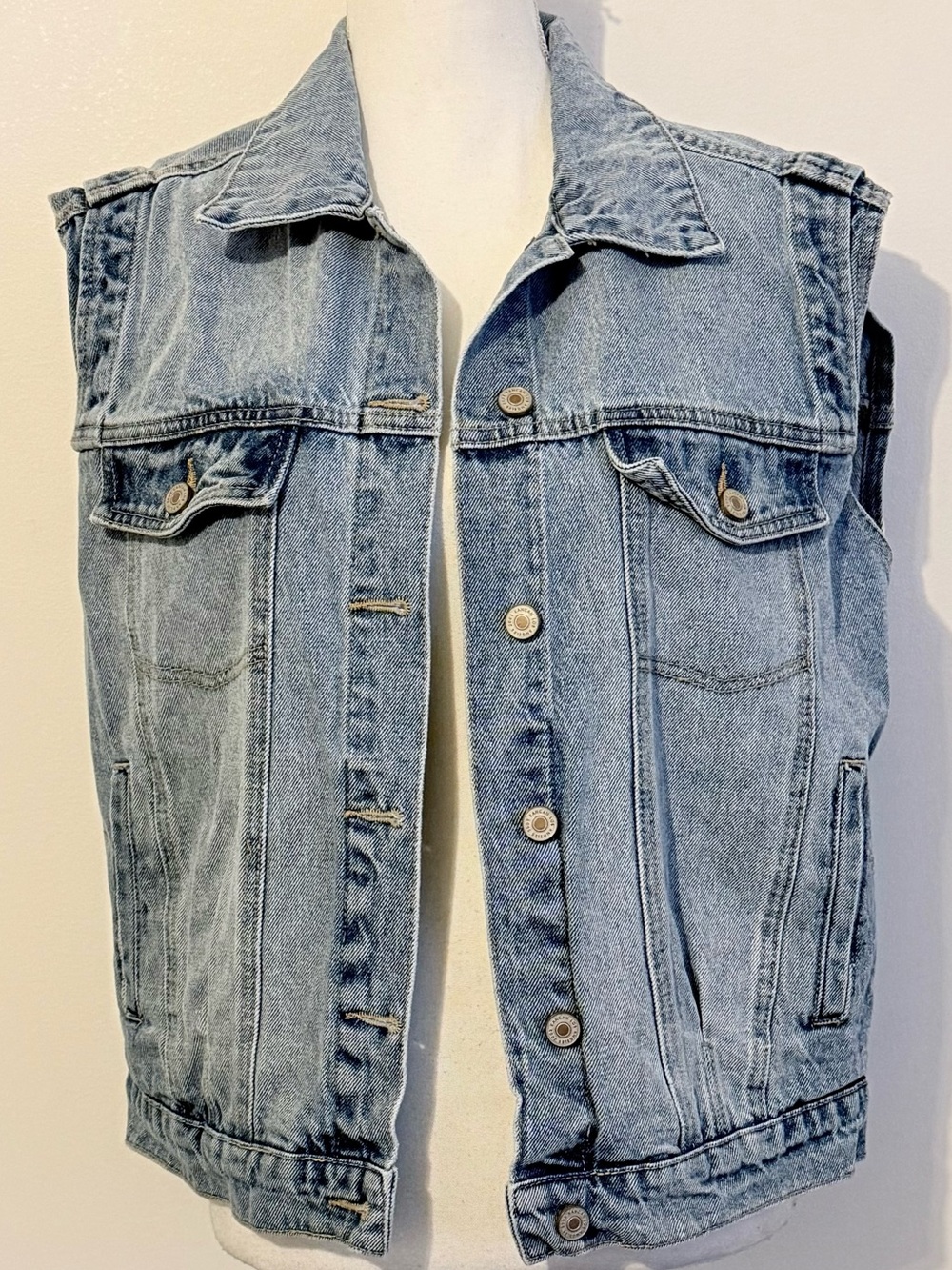Kancan Women’s Light Wash Denim Vest Jean Jacket Size Small